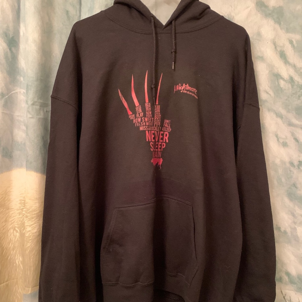Gildan Men’s A Nightmare on Elm Street Freddy Hand Word Collage 2XL Hoodie